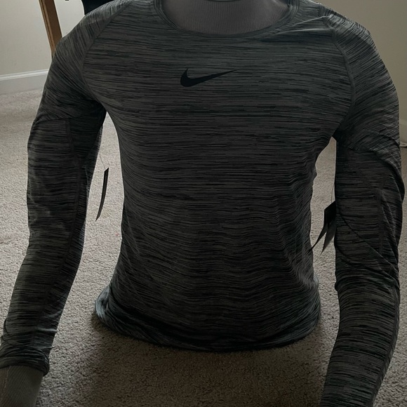 NINE PRO 922181, DRI-FIT, SIZE M. - Picture 3 of 8